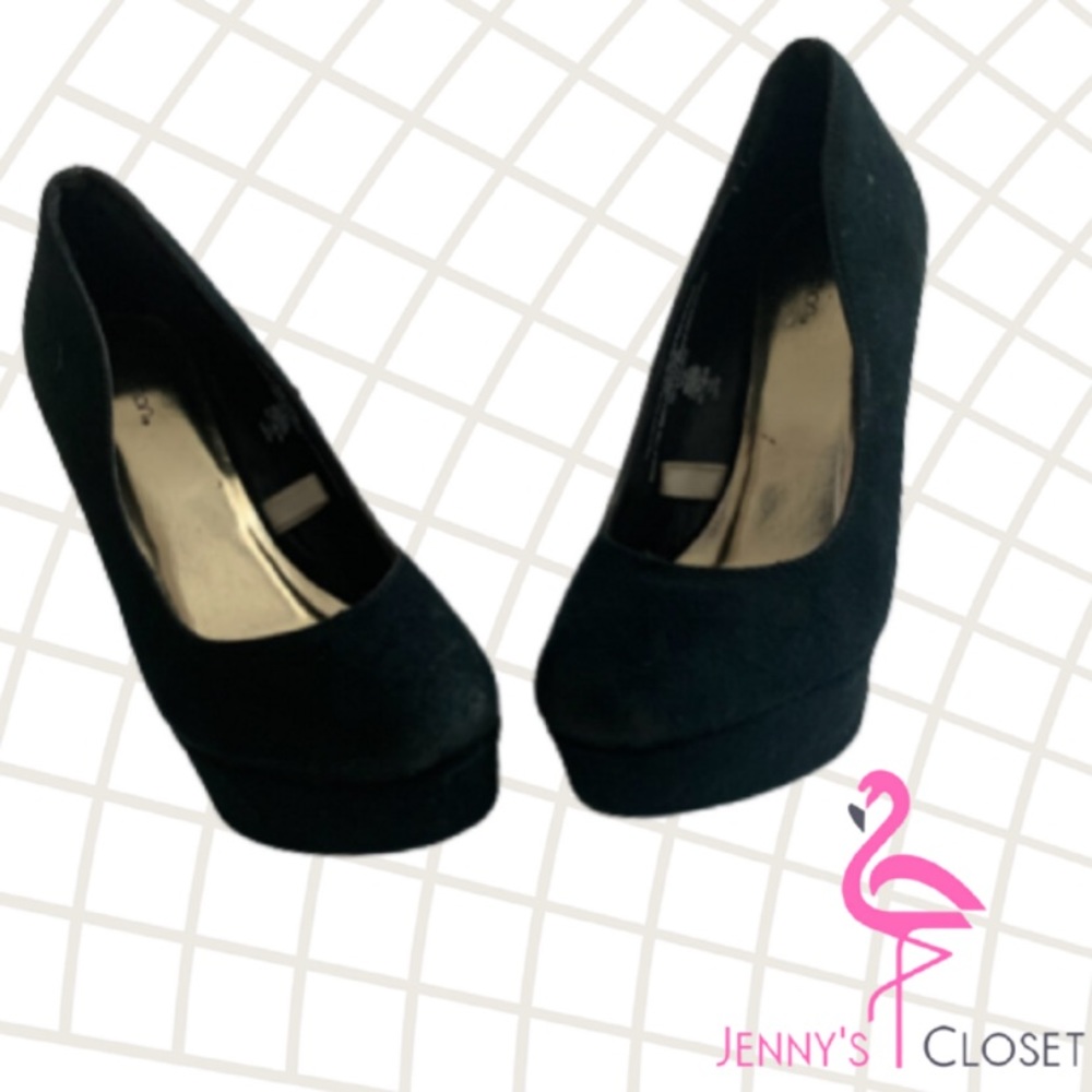 Xhilaration, Size 7, Black Suede Heels